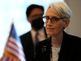 عراقچی مذاکره‌کننده‌ای سرسخت و توانمند است/تصمیم نهایی با ترامپ خواهد بود + فیلم 